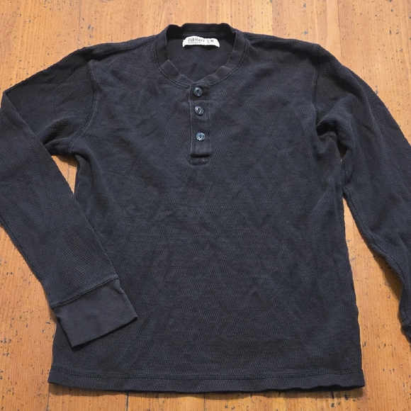 Old Navy Men's Dark Gray Henley Shirt - Picture 1 of 7